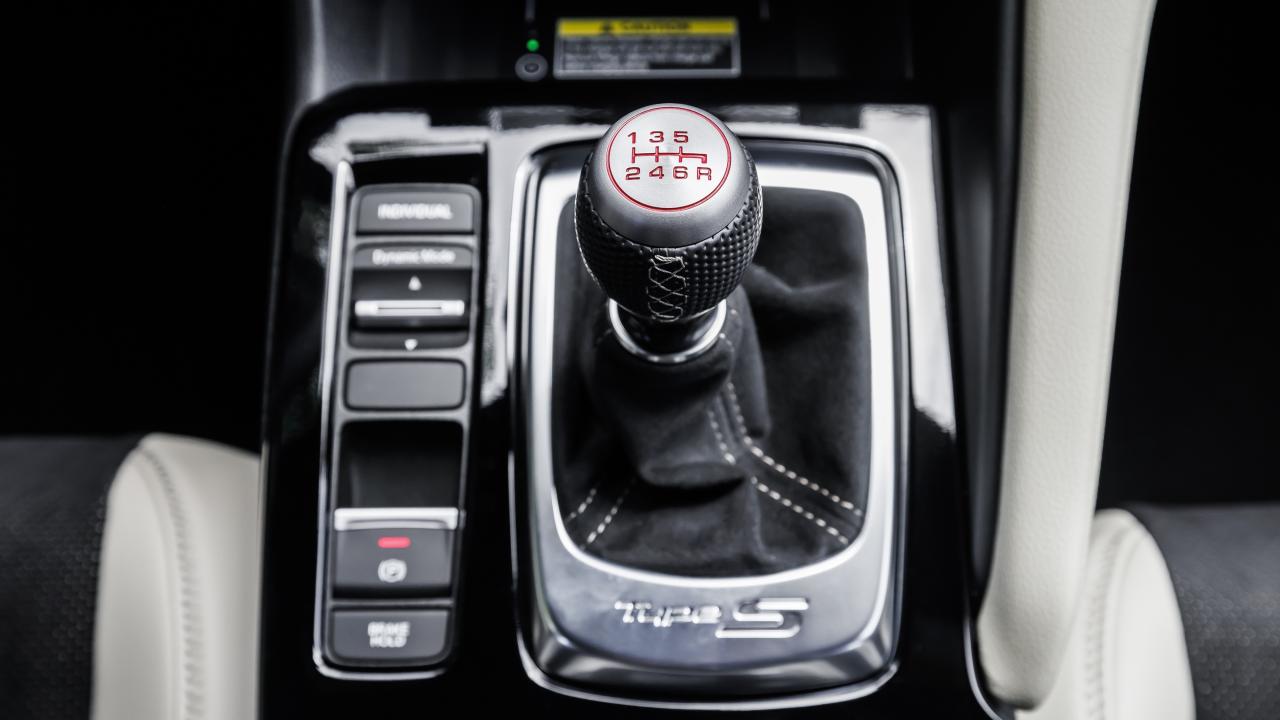 2024 Acura Integra Type S manual transmission shifter
