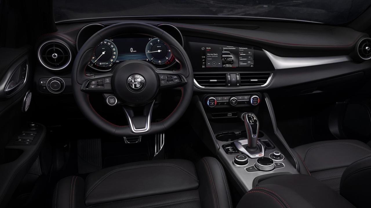 2024 Alfa Romeo Giulia interior dashboard