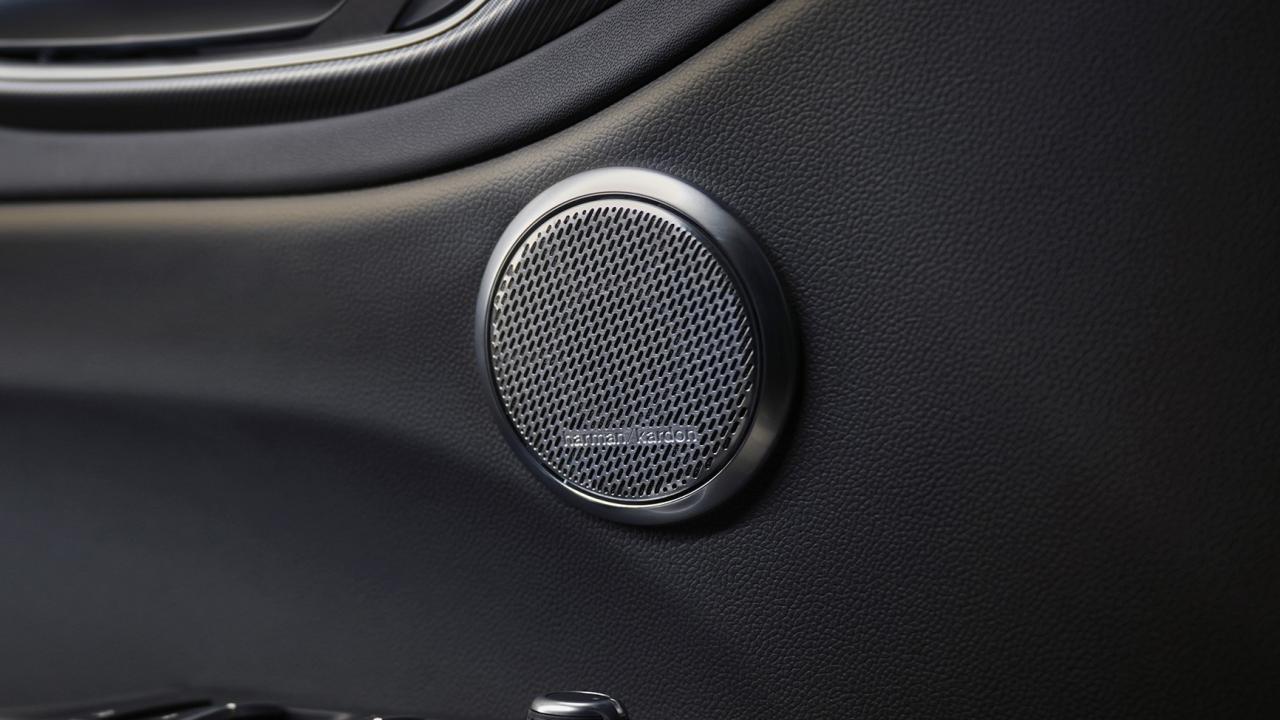 2024 Alfa Romeo Giulia Harman/Kardon audio system