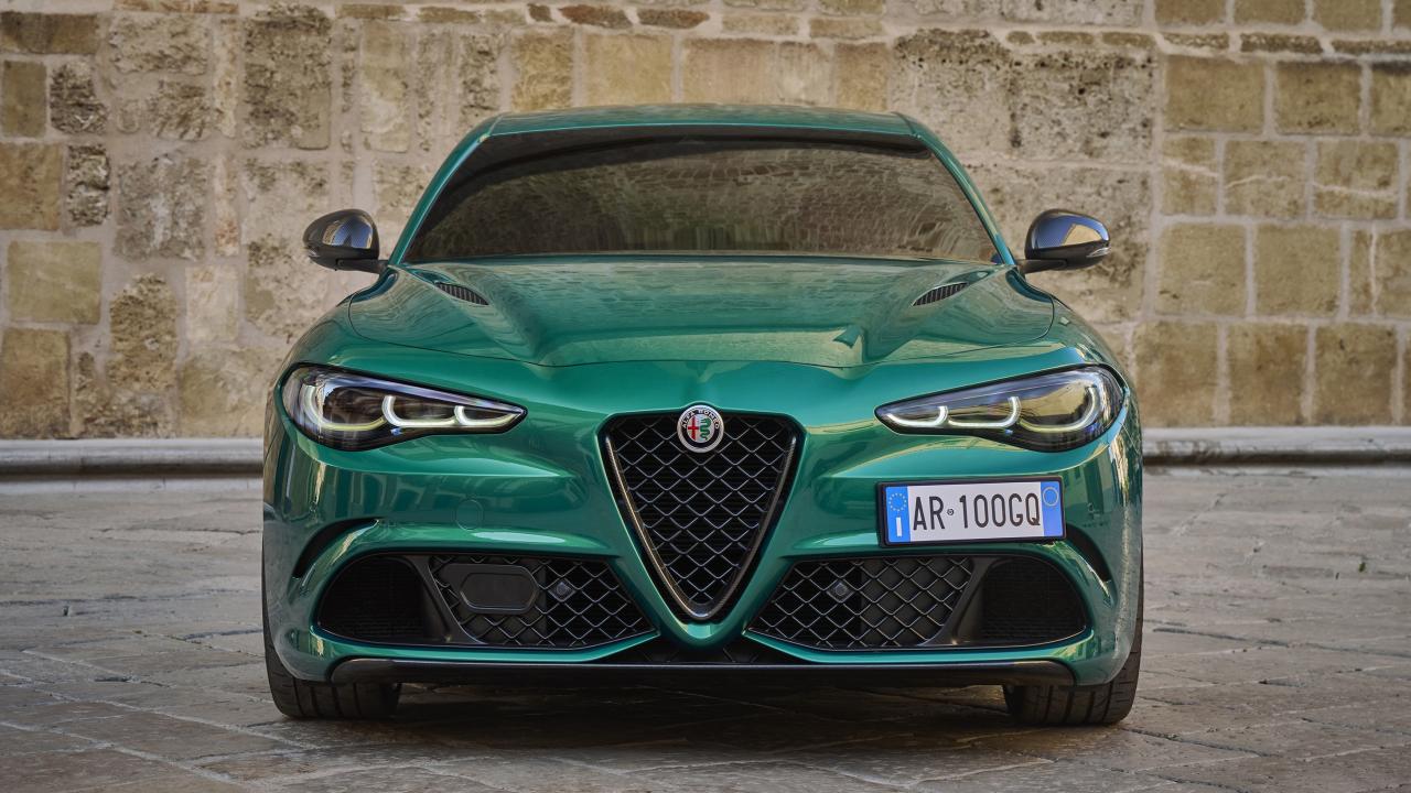 2024 Alfa Romeo Giulia Quadrifoglio front view