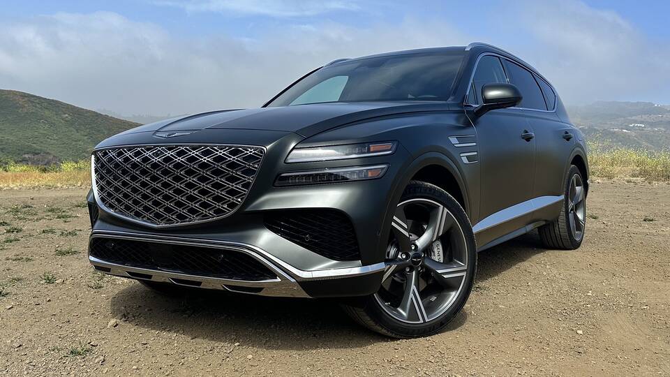 2025 Genesis GV80 3.5T Prestige parked front view