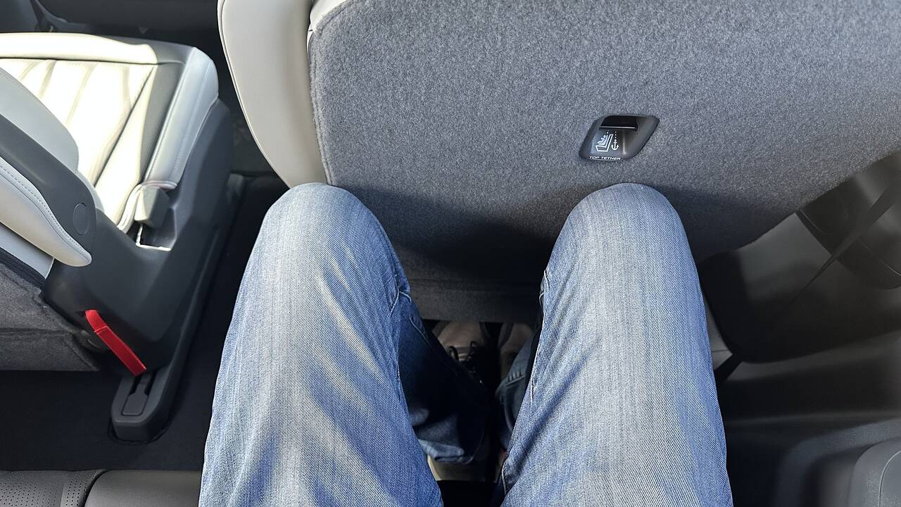 2025 Kia EV9 third row legroom