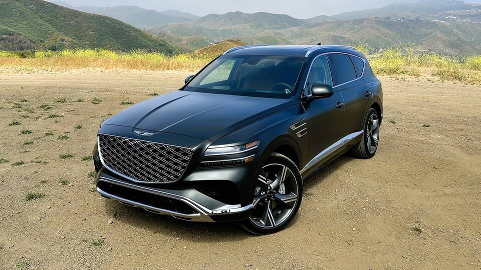 2025 Genesis GV80 3.5T Prestige parked front view