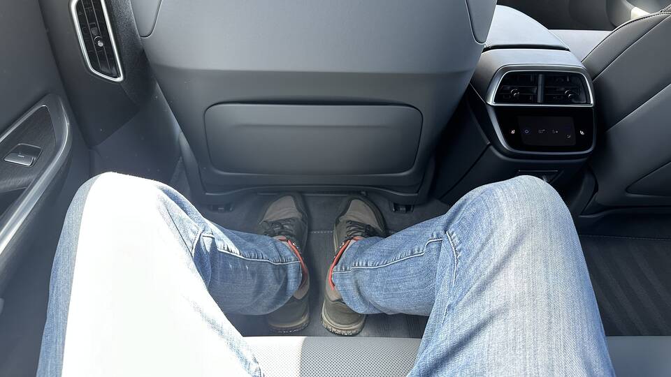 2025 Lucid Air Pure rear legroom