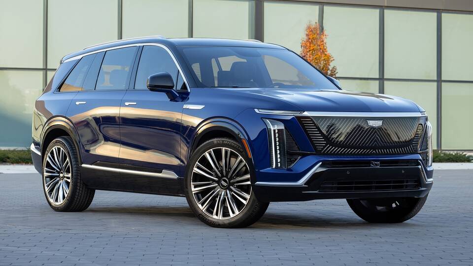 2026 Cadillac Vistiq parked front view