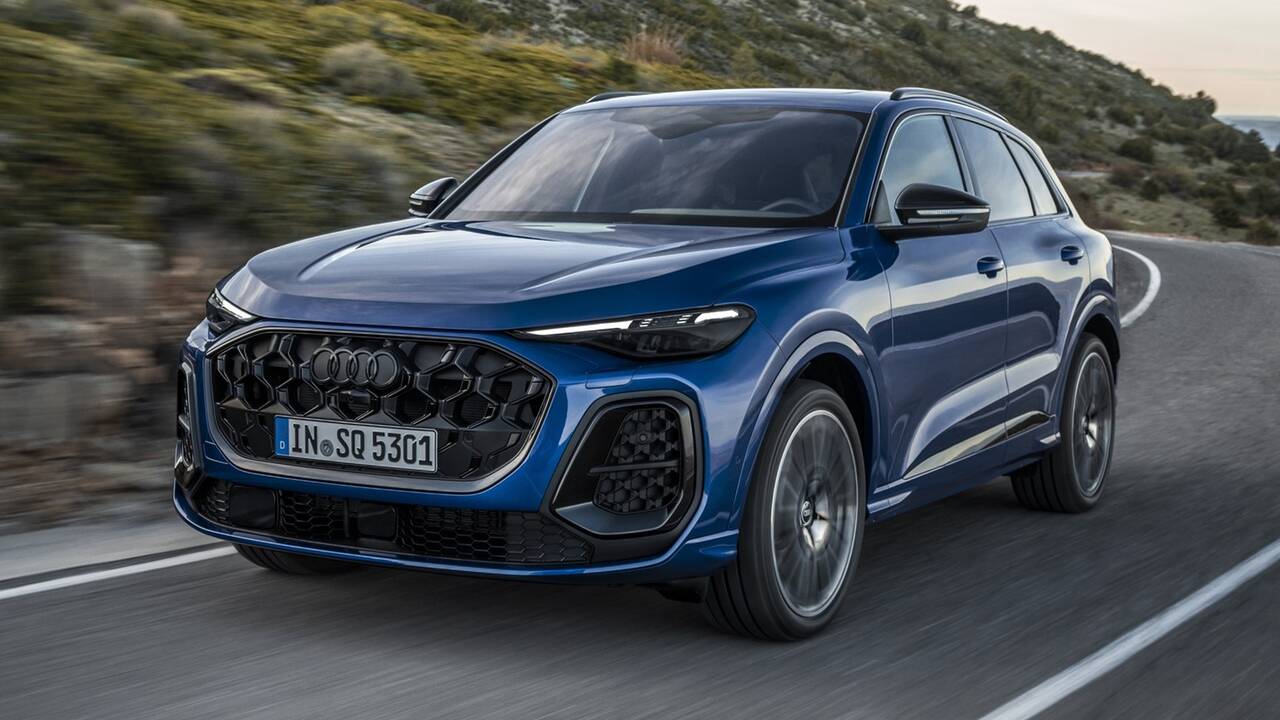 2025 Audi SQ5 driving front view
