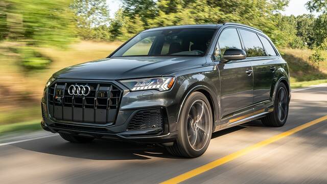 2024 Audi SQ7 driving front view