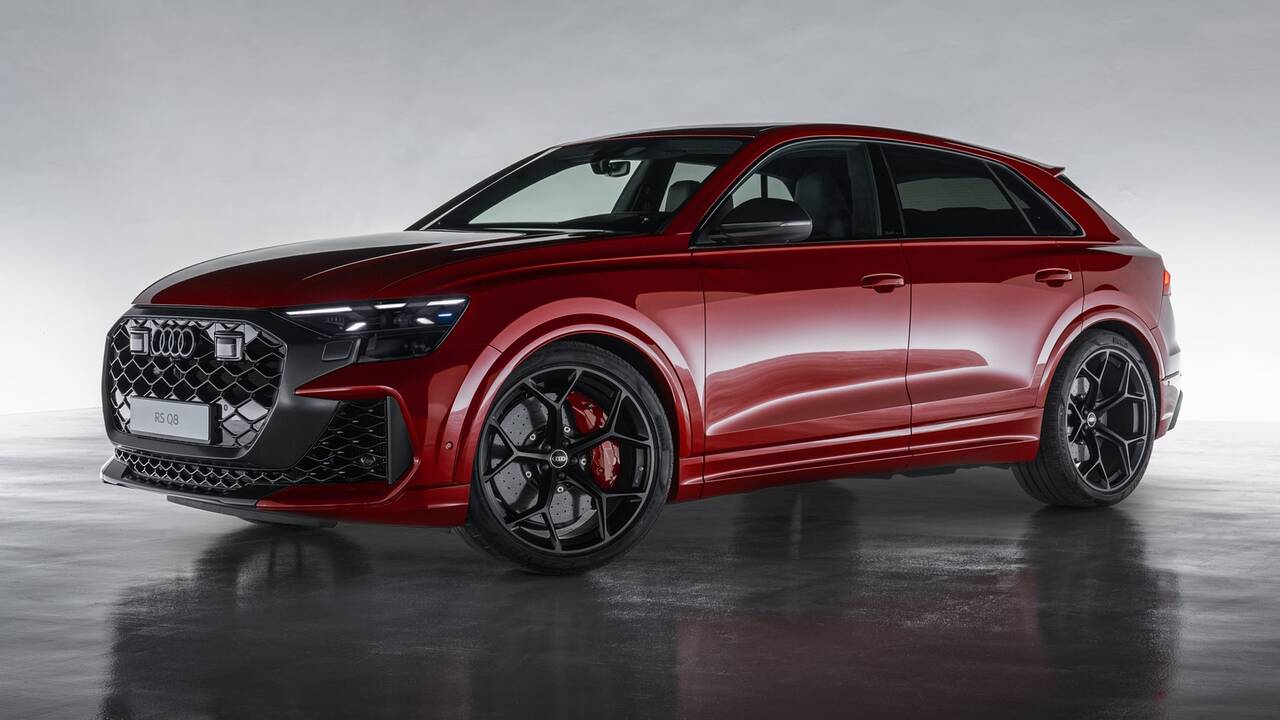 2025 Audi RS Q8 parked front view