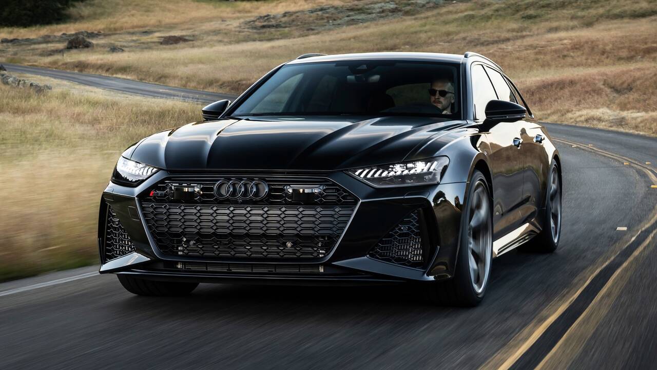 2024 Audi RS 6 Avant Performance driving front view