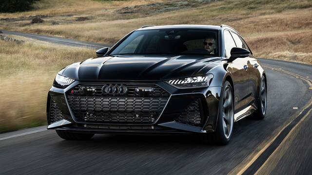 2025 Audi RS 6 Avant Performance driving front view