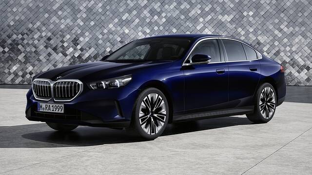 2024 BMW 5 Series parked front view