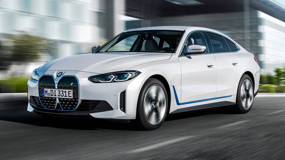 2024 BMW i4 eDrive40 driving front view