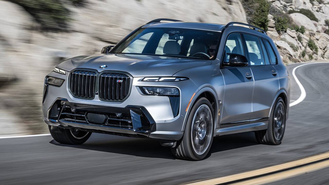 2025 BMW X7 M60i driving front view