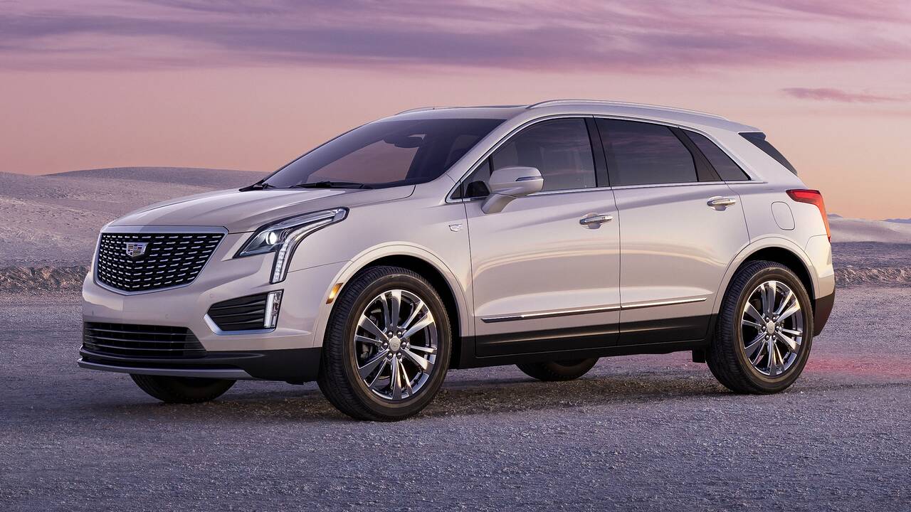 2024 Cadillac XT5 parked front view
