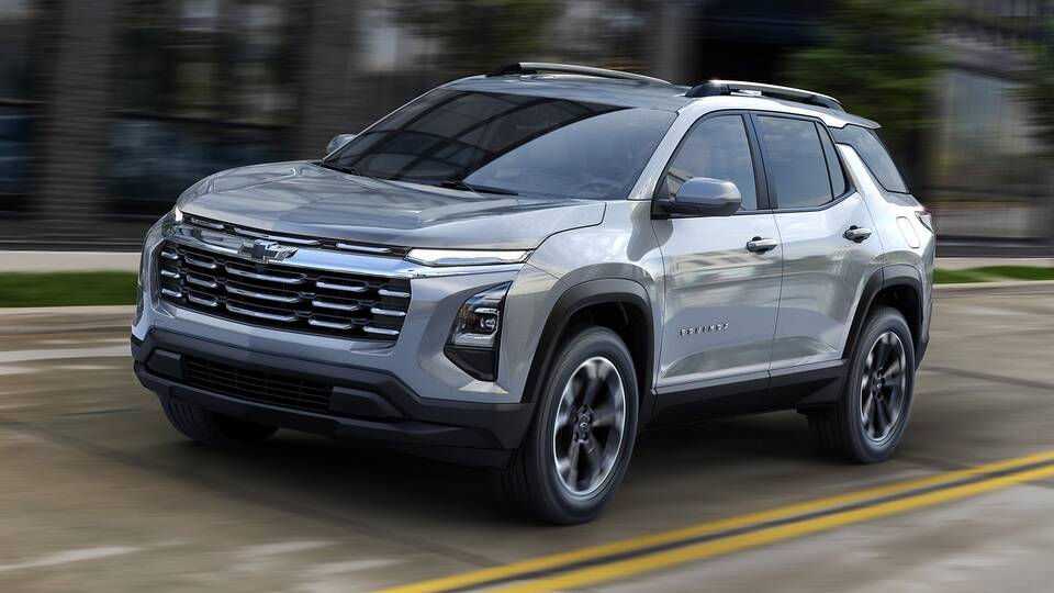 2025 Chevrolet Equinox driving front view