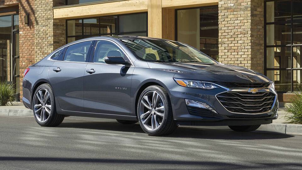 2025 Chevrolet Malibu parked front view