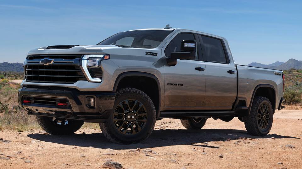 2025 Chevrolet Silverado 2500HD Trail Boss parked front side view