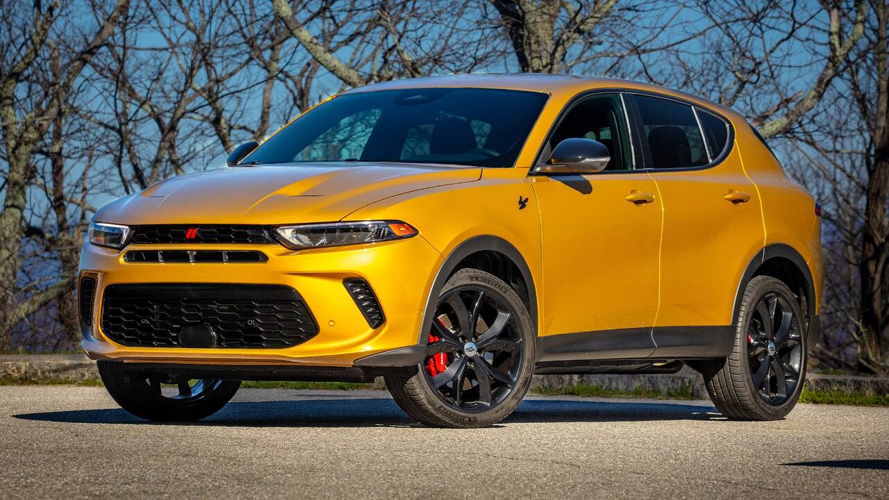 2024 Dodge Hornet parked front view