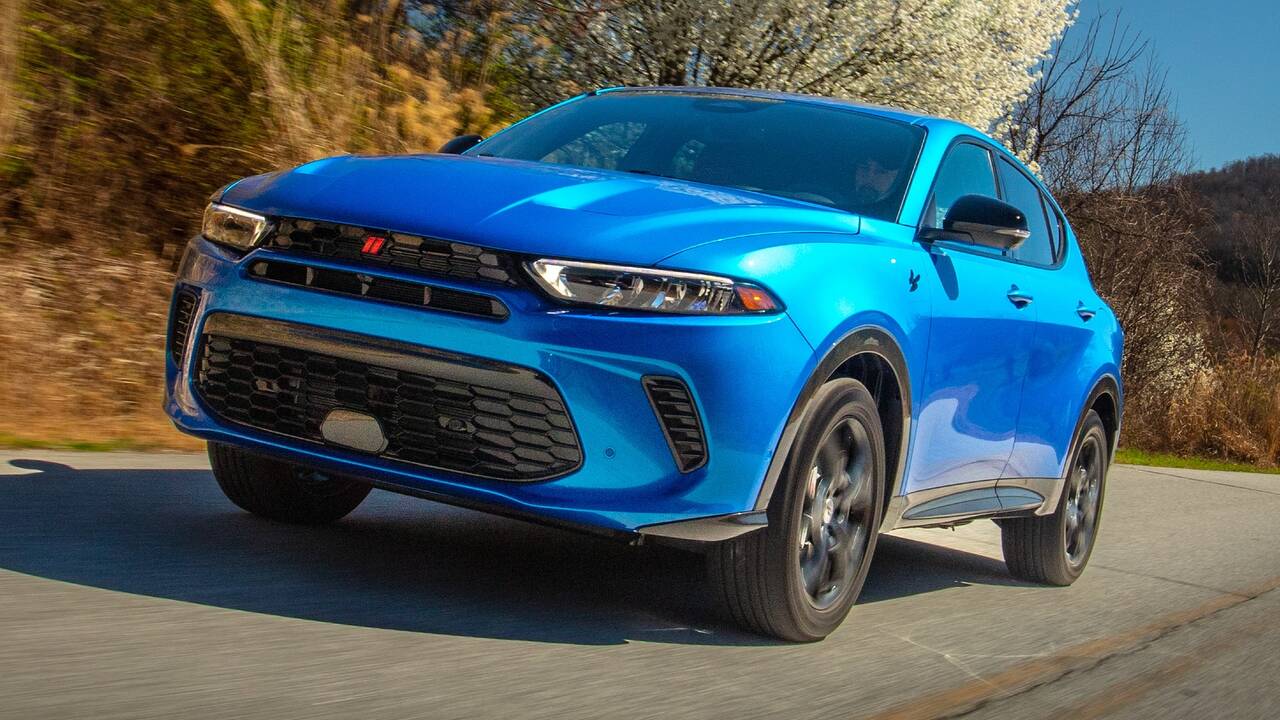 2024 Dodge Hornet R/T driving front view