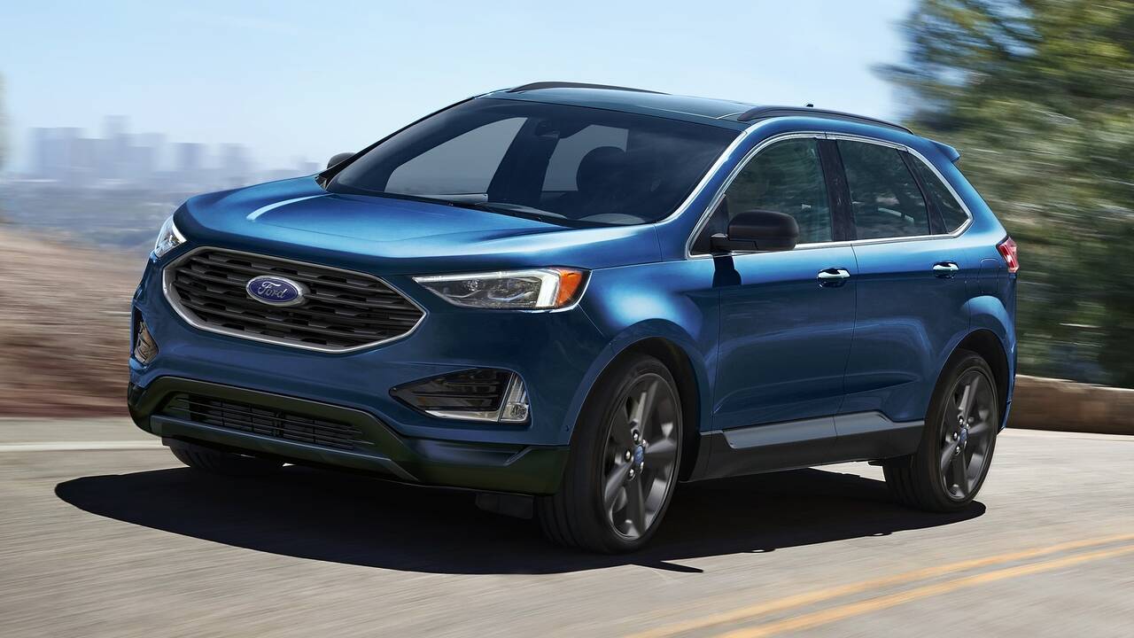 2024 Ford Edge driving front view