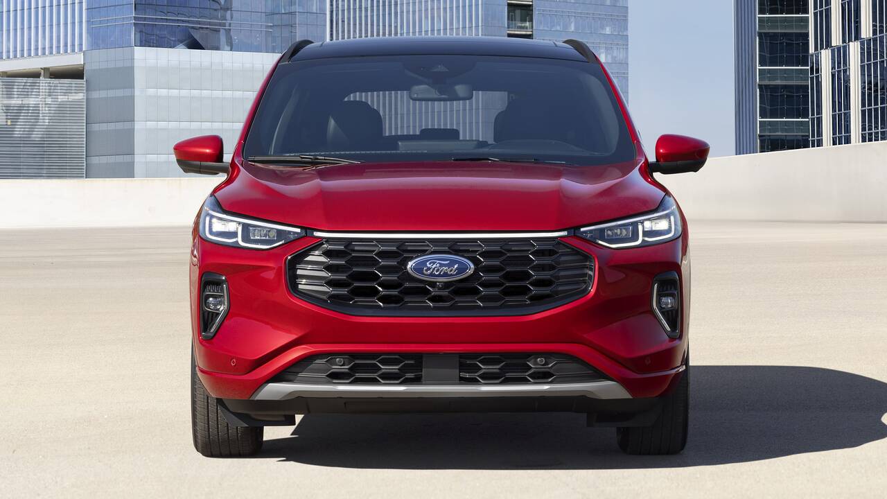 2025 Ford Escape ST-Line Elite parked front view