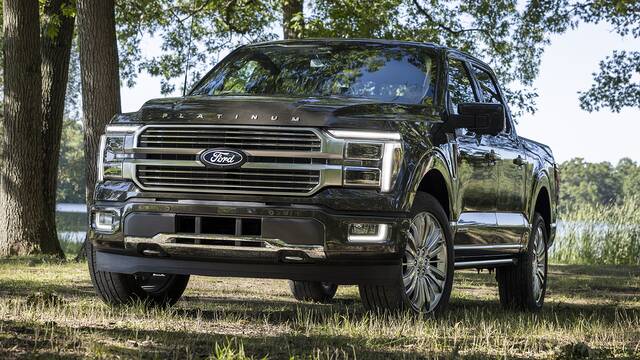 2024 Ford F-150 Hybrid parked front view