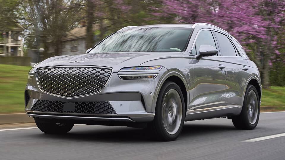 2024 Genesis Electrified GV70 driving front view