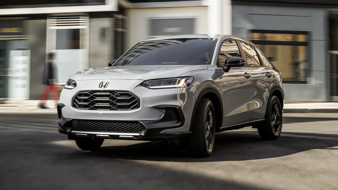 2024 Honda HR-V making a saucy left turn in the city