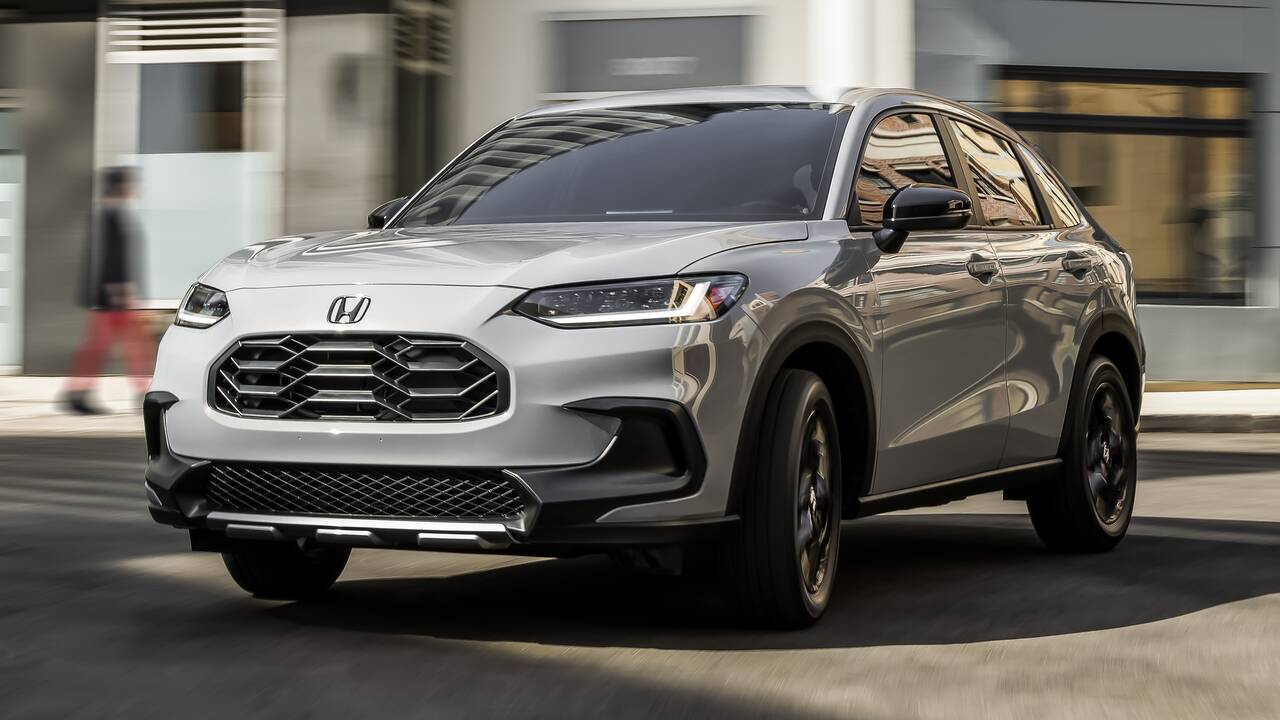 2025 Honda HR-V driving front view