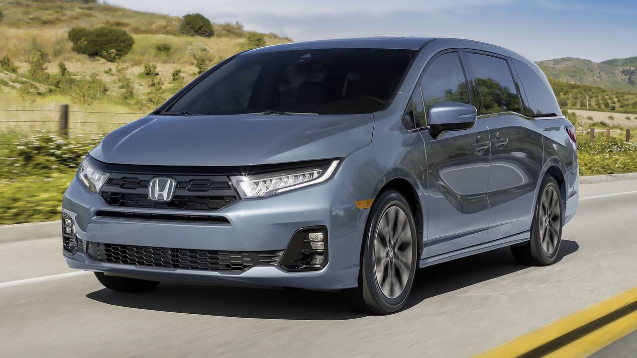 2025 Honda Odyssey driving front view