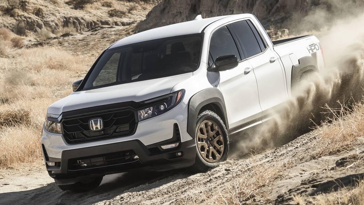 2025 Honda Ridgeline Sport w/HPD Package driving front view