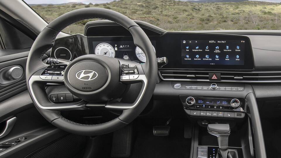 2025 Hyundai Elantra front interior - dashboard