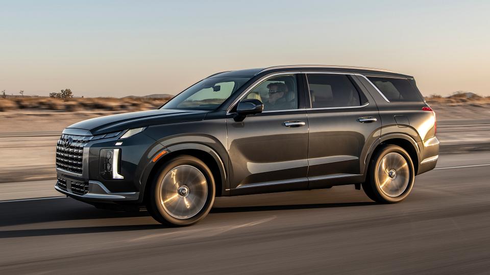 2024 Hyundai Palisade driving on the highway