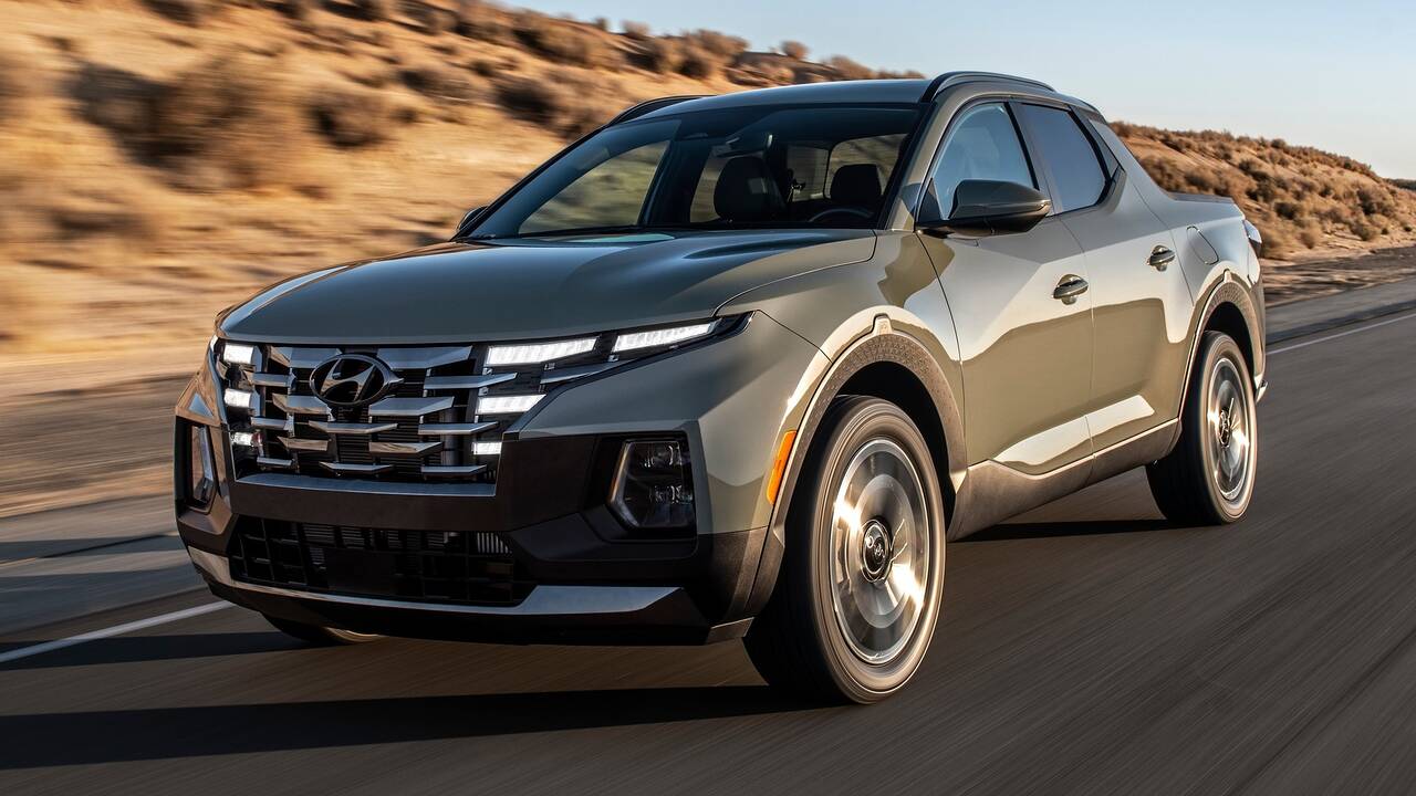 2024 Hyundai Santa Cruz driving front view