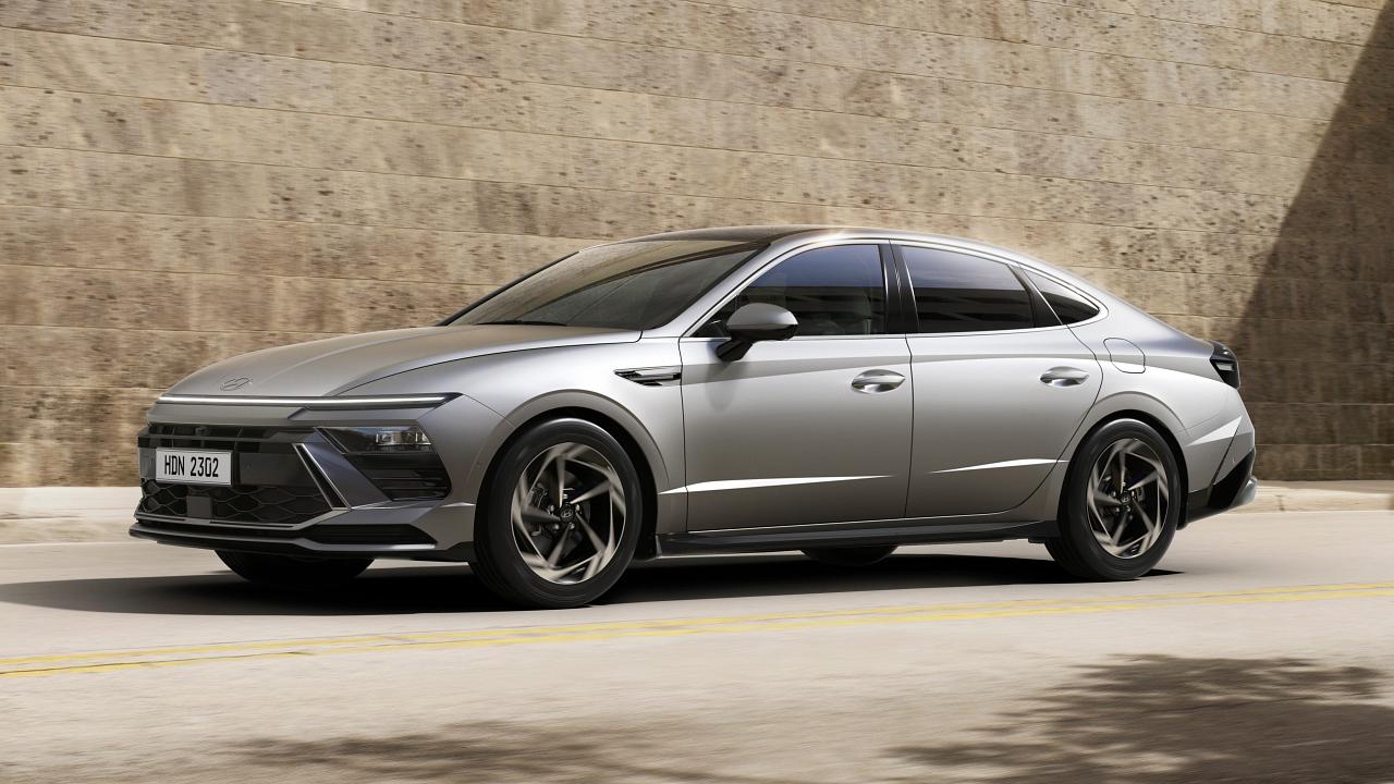 2024 Hyundai Sonata front side parked