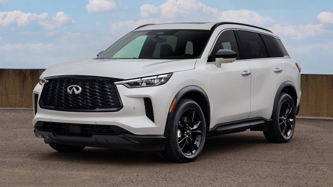 2025 Infiniti QX60 Black Edition parked front view