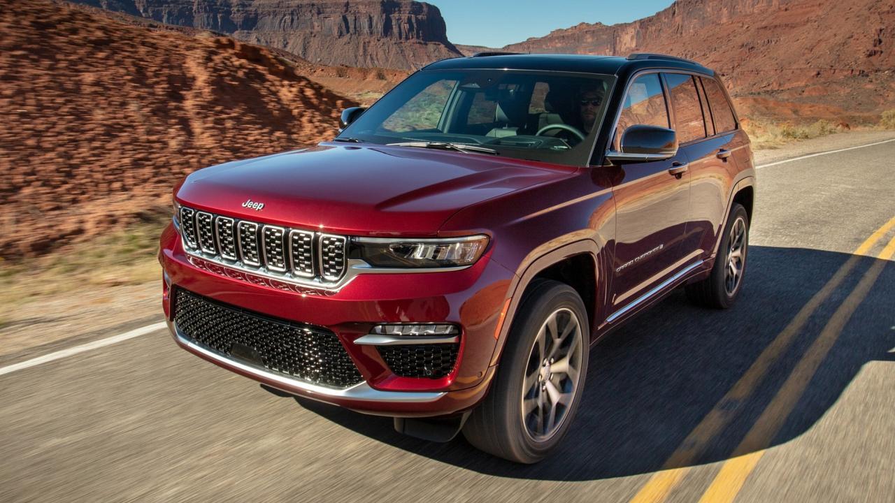 2024 Jeep Grand Cherokee driving front view