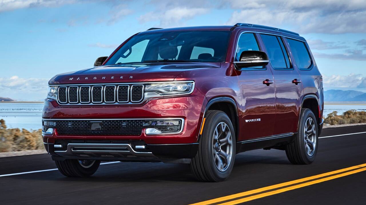 2025 Jeep Wagoneer driving front view