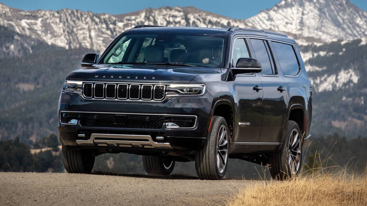 2025 Jeep Wagoneer driving front view