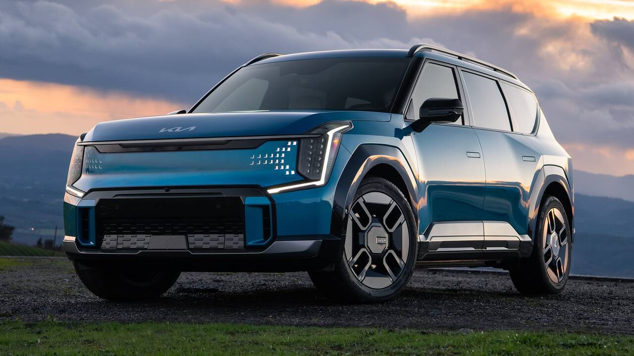 2025 Kia EV9 parked front view