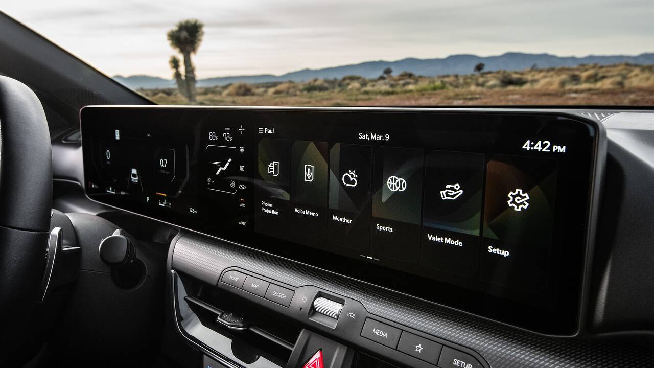 2025 Kia K4 infotainment closeup