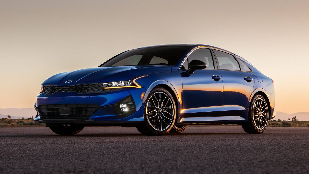 2024 Kia K5 GT parked front view