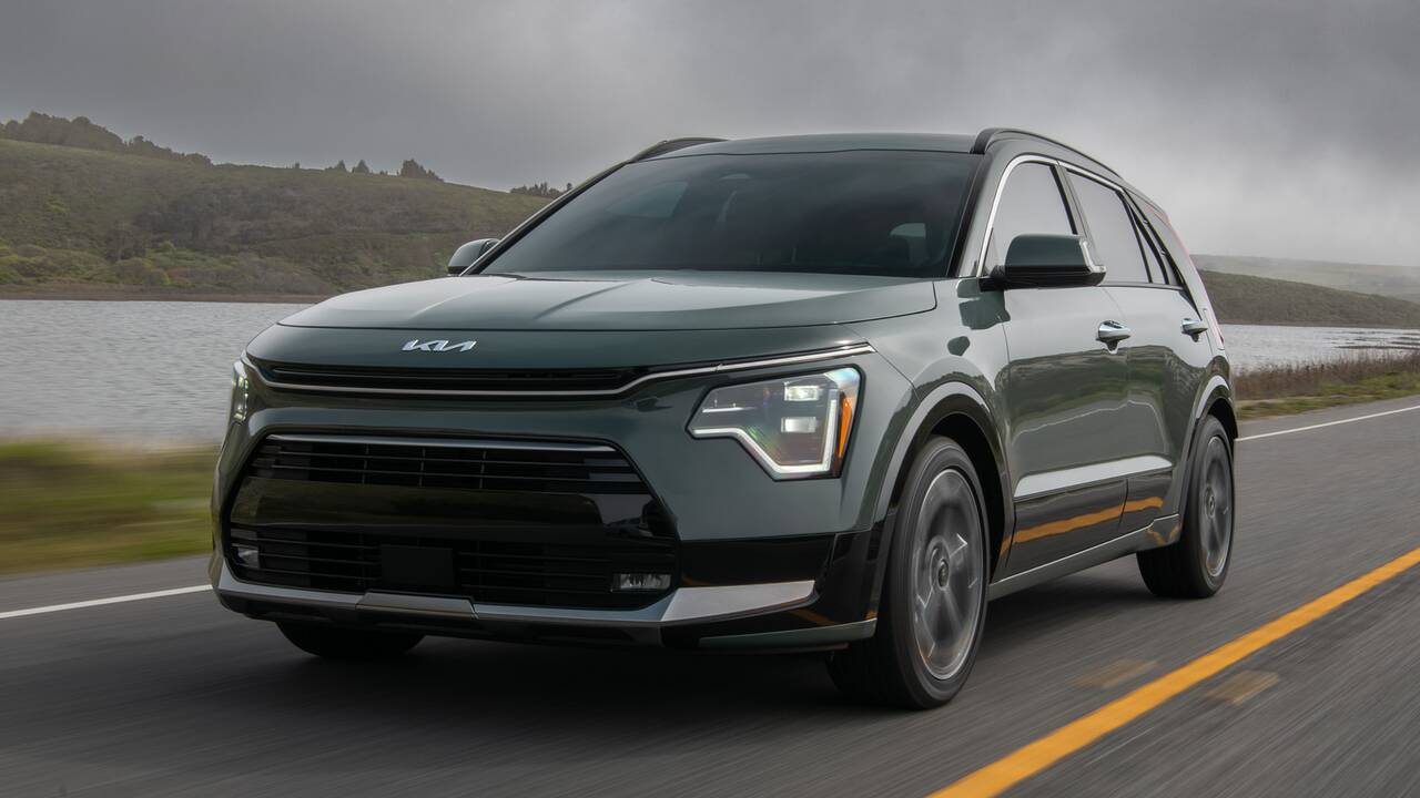 2024 Kia Niro Hybrid driving front view