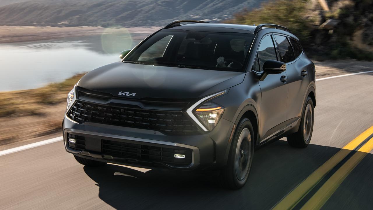 2025 Kia Sportage Plug-In Hybrid driving front view