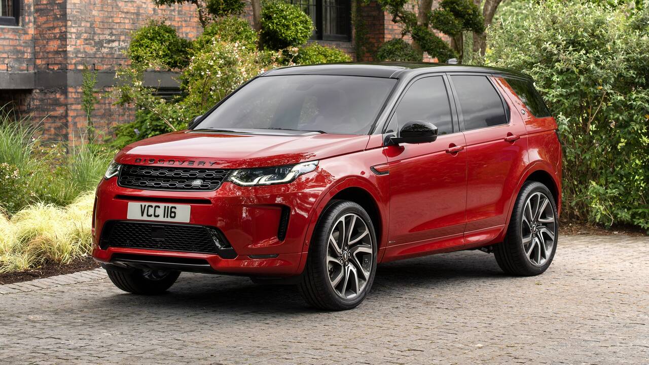 2024 Land Rover Discovery Sport front view parked