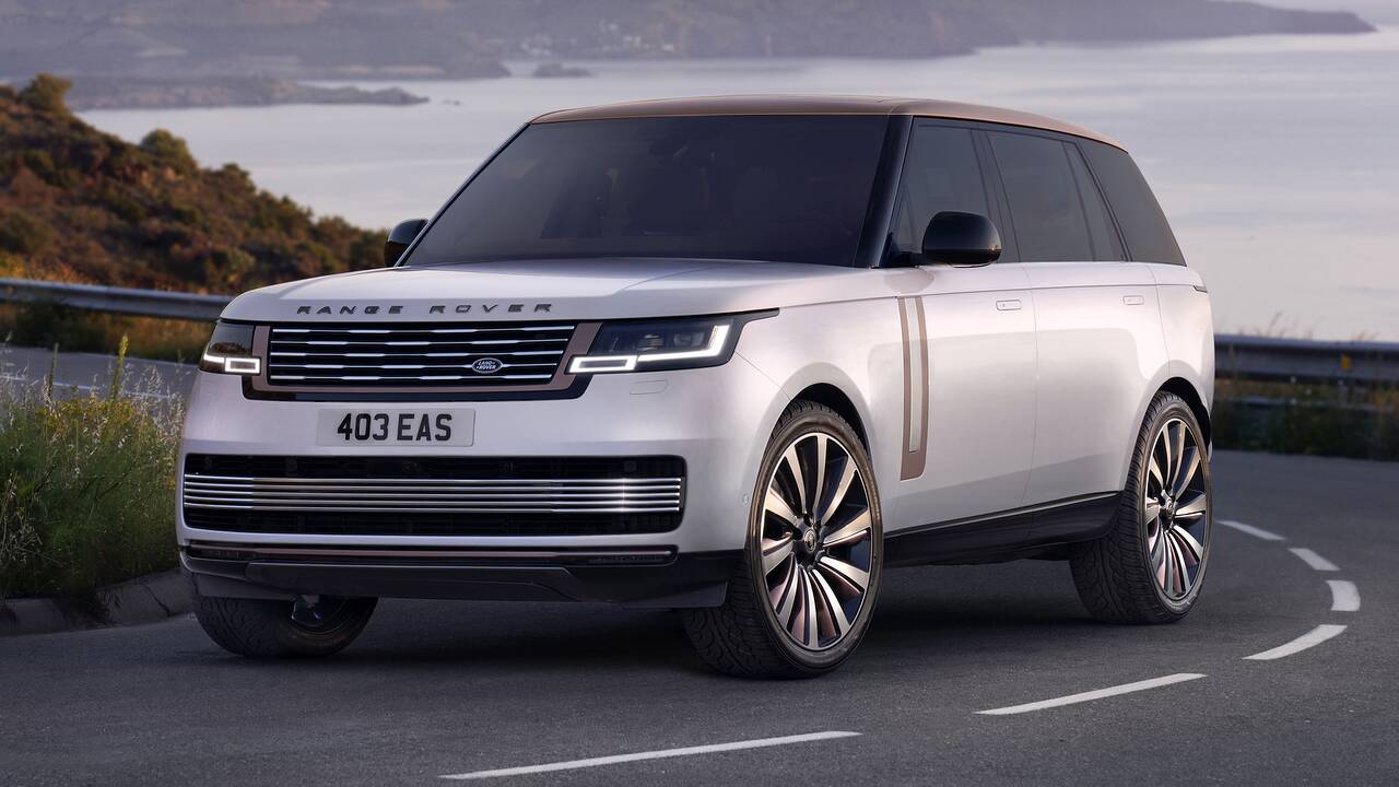 2025 Land Rover Range Rover Long Wheelbase driving front view