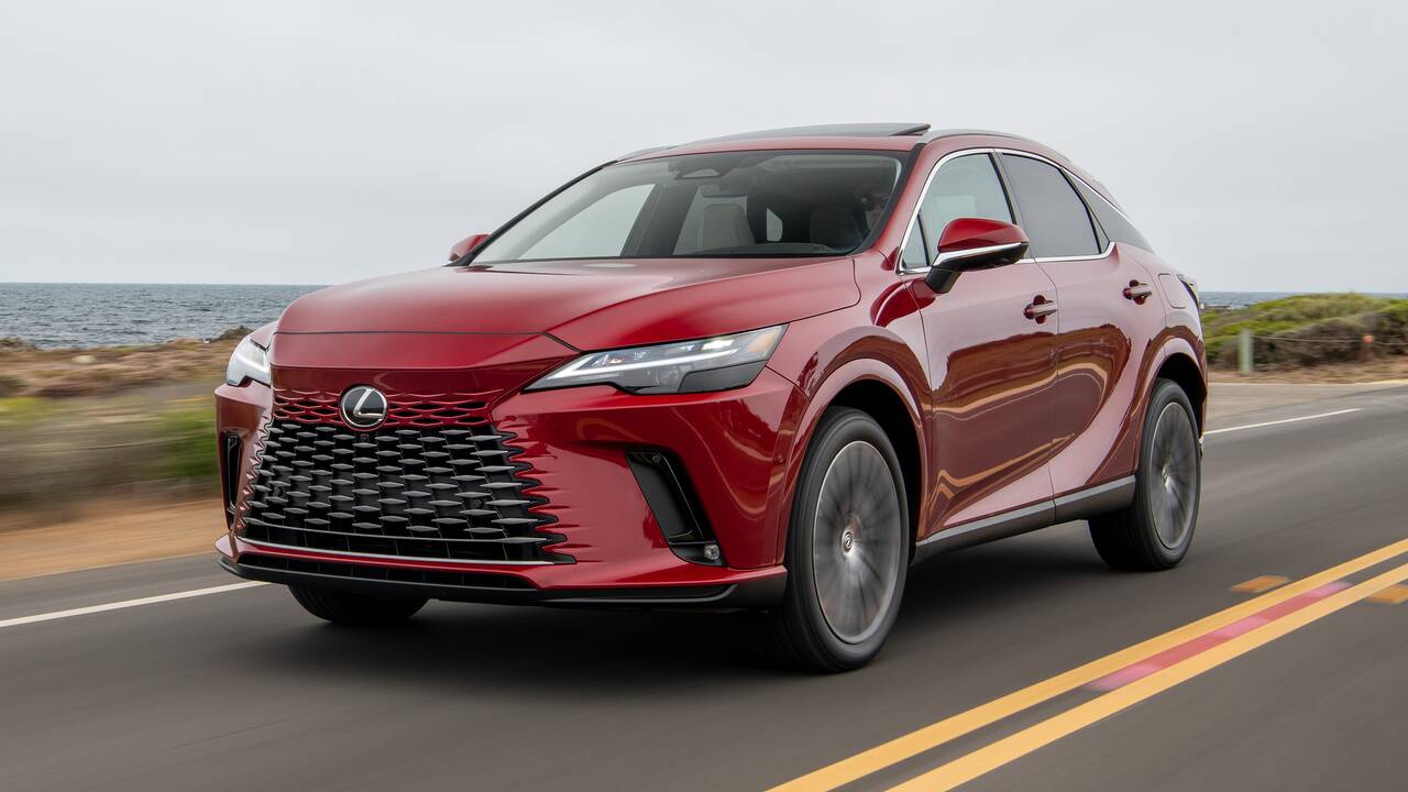 2025 Lexus RX 350h driving front view