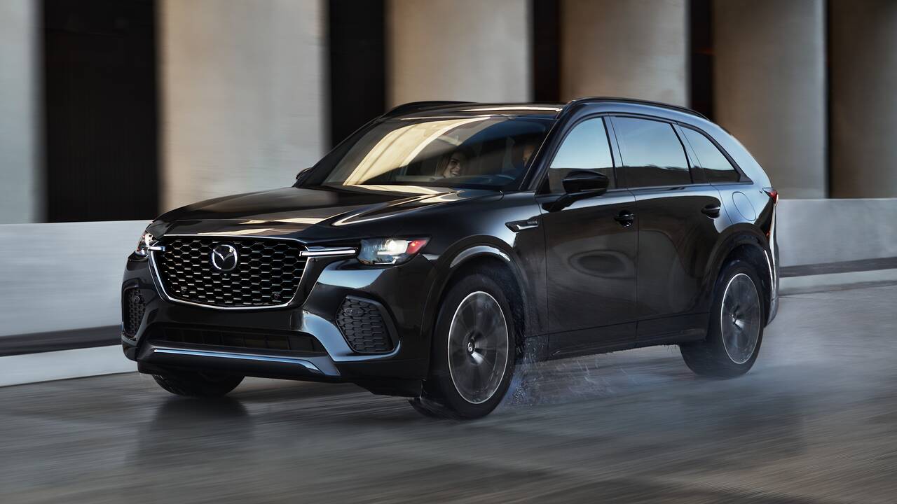 2025 Mazda CX-70 Turbo driving front view