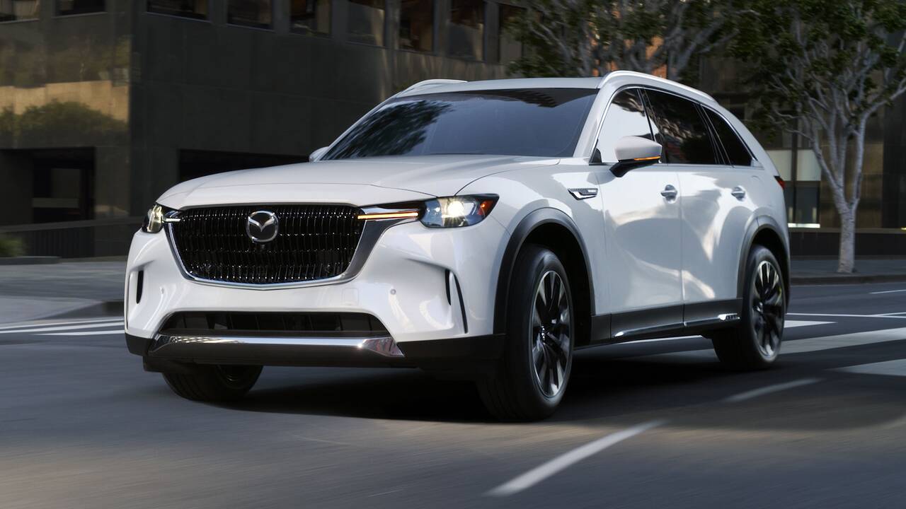 2025 Mazda CX-90 PHEV cornering front view