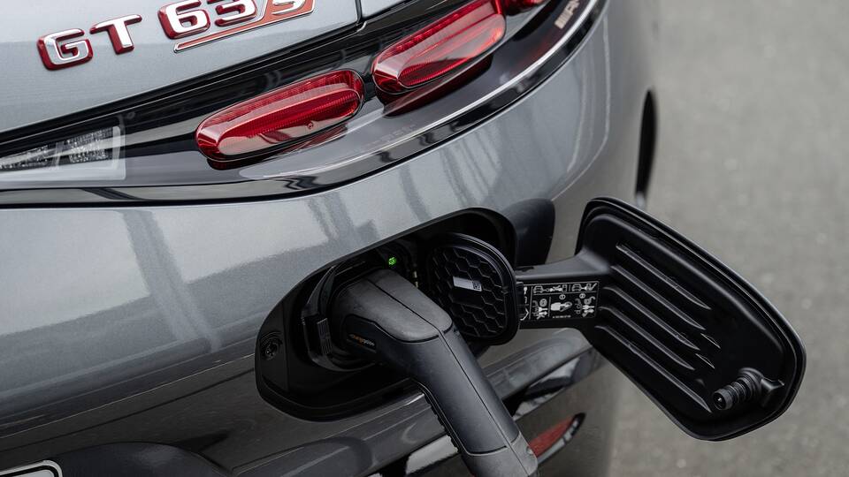 2025 Mercedes-Benz AMG GT 63 S E Performance charge port